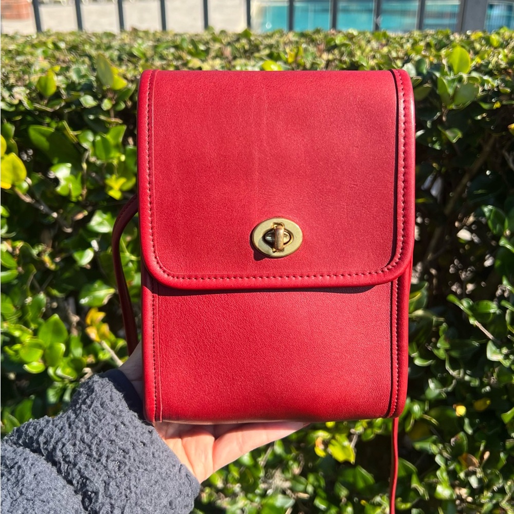 Vintage Coach Leather Crossbody Handbag Purse Scooter 9893 Red Made In CR 2001